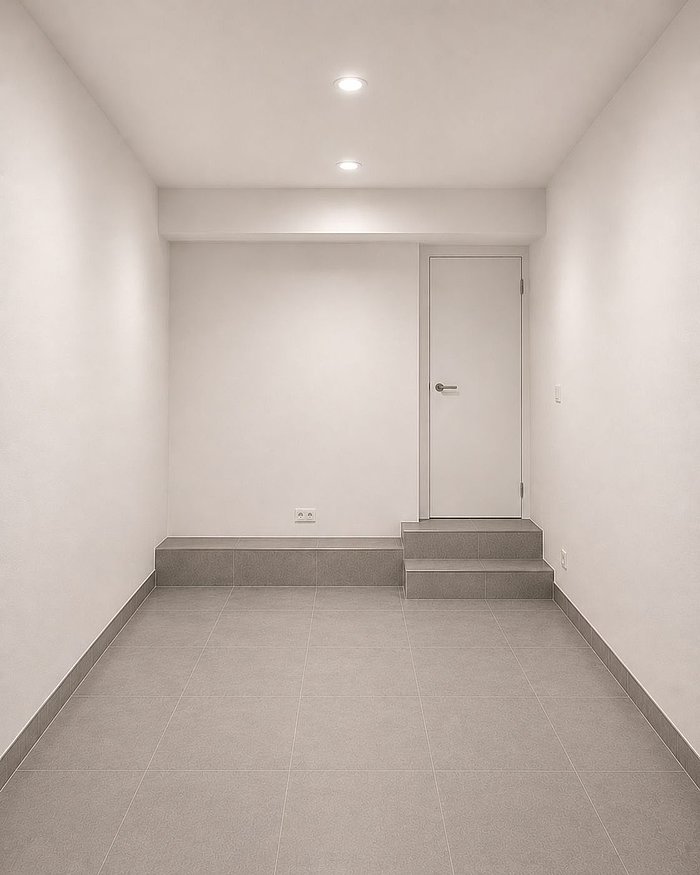Raum mit Podest & separatem Zugang